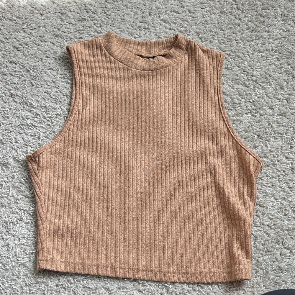 Brown Ribbed Crop Tank ✨